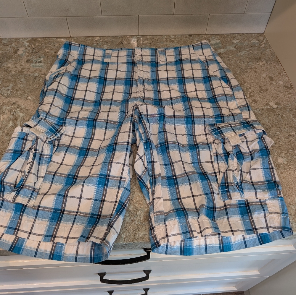 Urban Pipeline Shorts Men 34 White Teal Casual Cargo Preppy Activewear